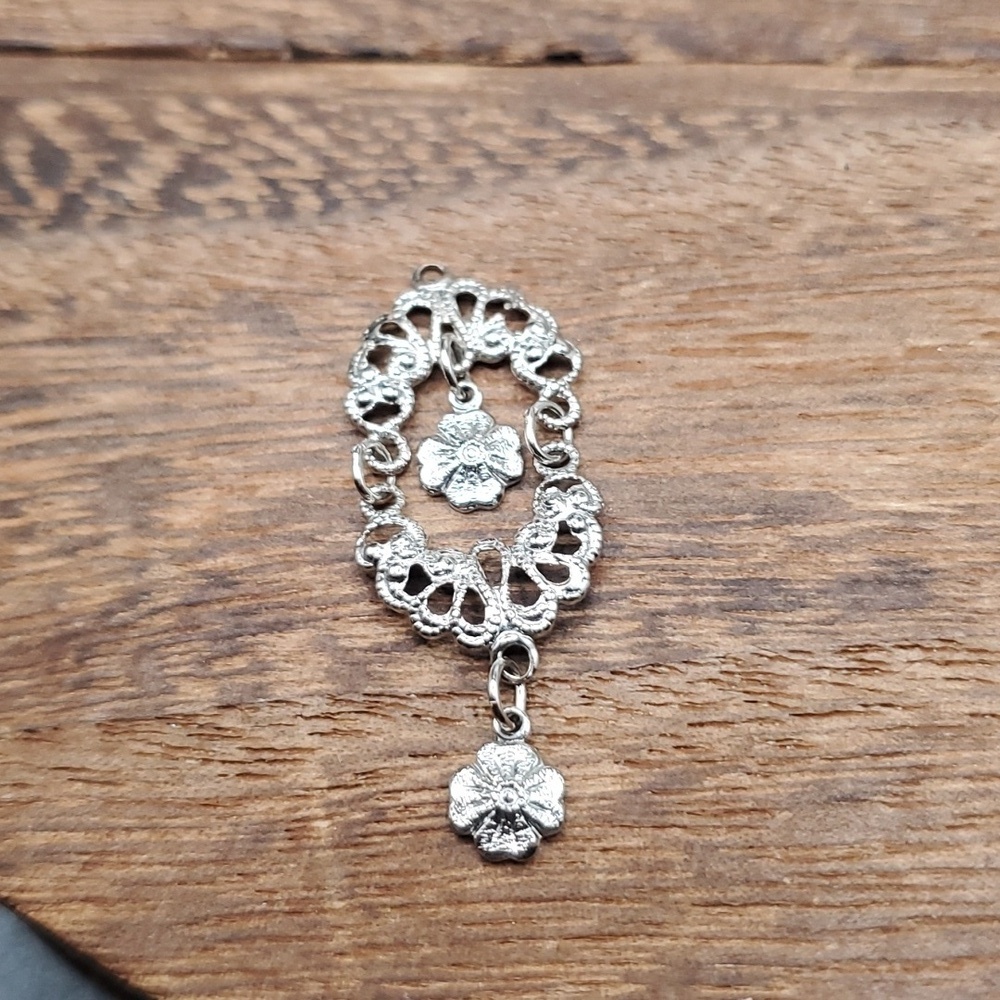Elegant regency dangle flower pendant floral‎ stunning